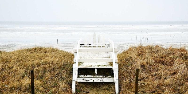 ESG投资评级体系解析：从绿色债券到影响力投资的市场分析与实战指南