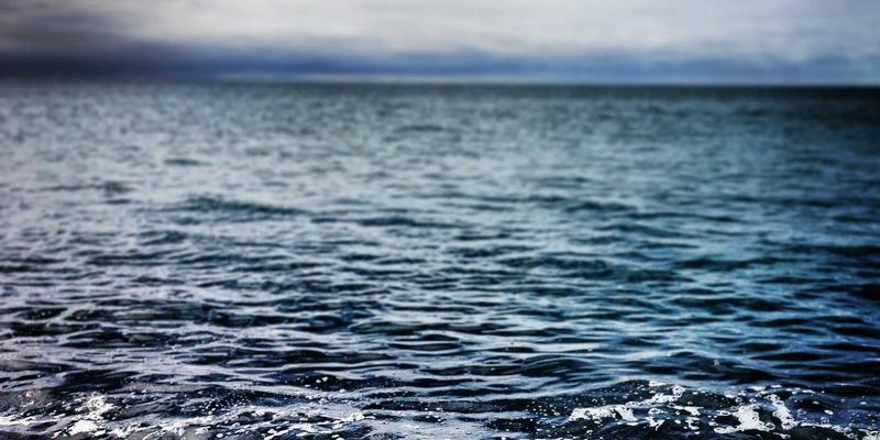 智能投顾崛起：基于市场分析与交易策略的现代投资指南