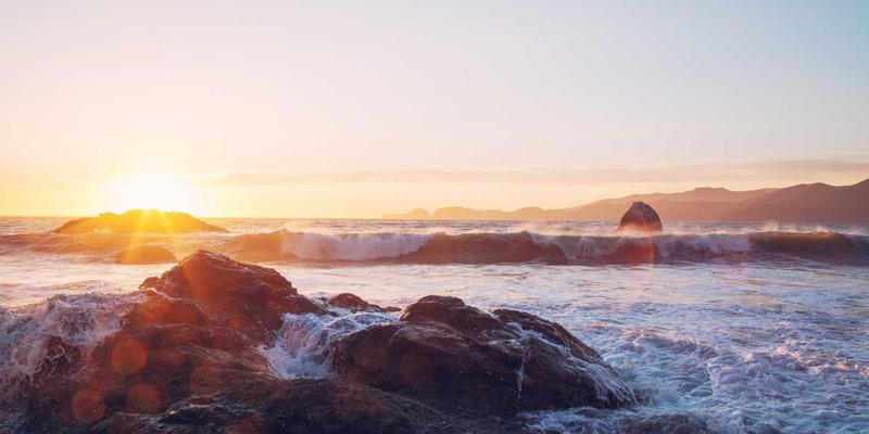 金融投资进阶指南：深度解析外汇市场分析核心与三大交易策略